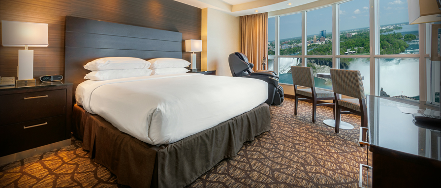 Premium Corner Suite - Embassy Suites by Hilton Niagara Falls - Fallsview Hotel, Canada